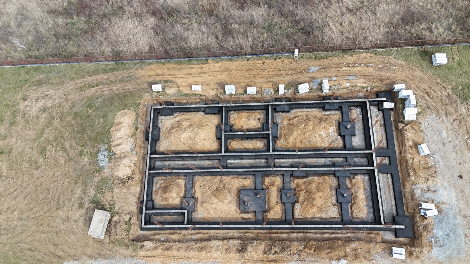 Żłobek w Czosnowie — szczegół żelbetowych ścian fundamentowych