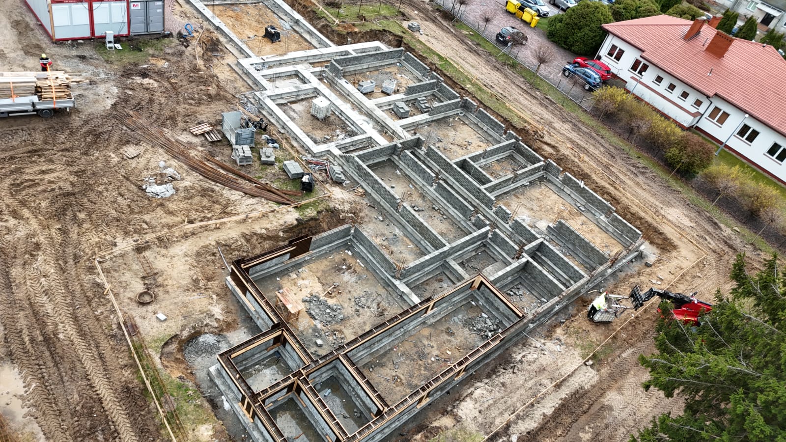 Żłobek w Lipsku — ściany fundamentowe z bloczków betonowych